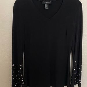 Frank Lyman Blouse with studs on the wrist cuff